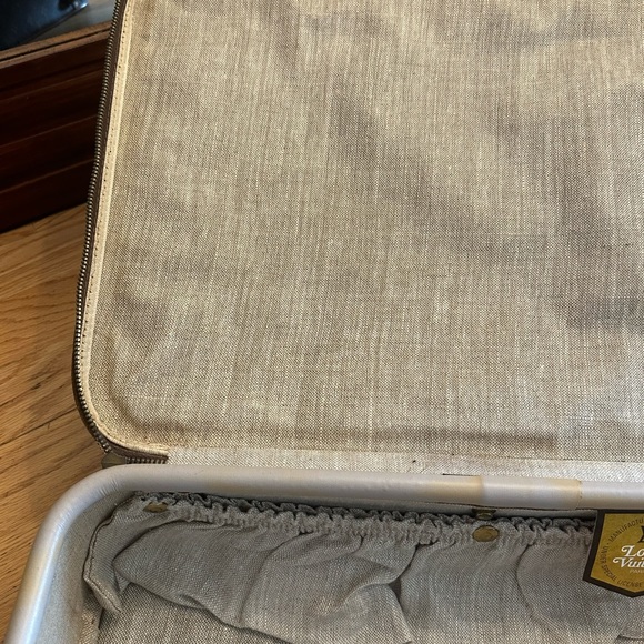 RARE VINTAGE Authentic Louis Vuitton Suitcase - Picture 3 of 9